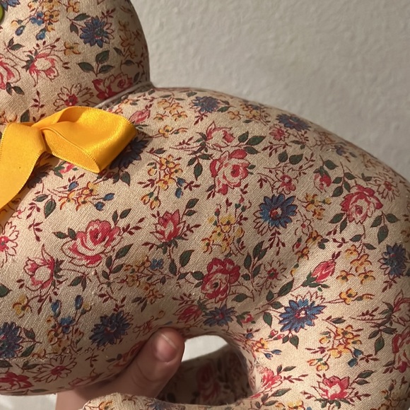 SOLD- Vintage Fabric Cat Floral - Picture 3 of 5